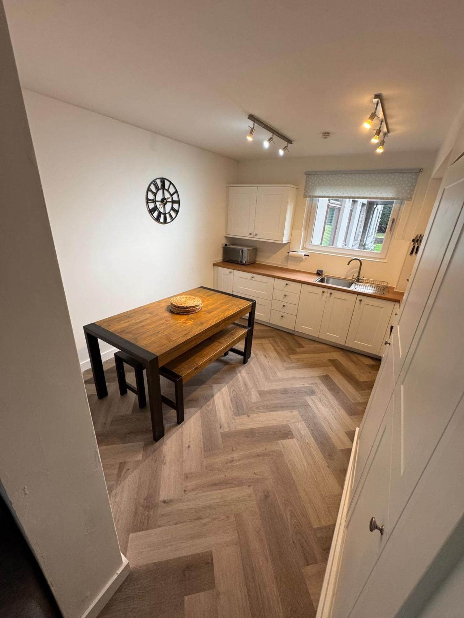 3 Bedroom Tranquil Ground Floor Flat In Merchiston * Édimbourg