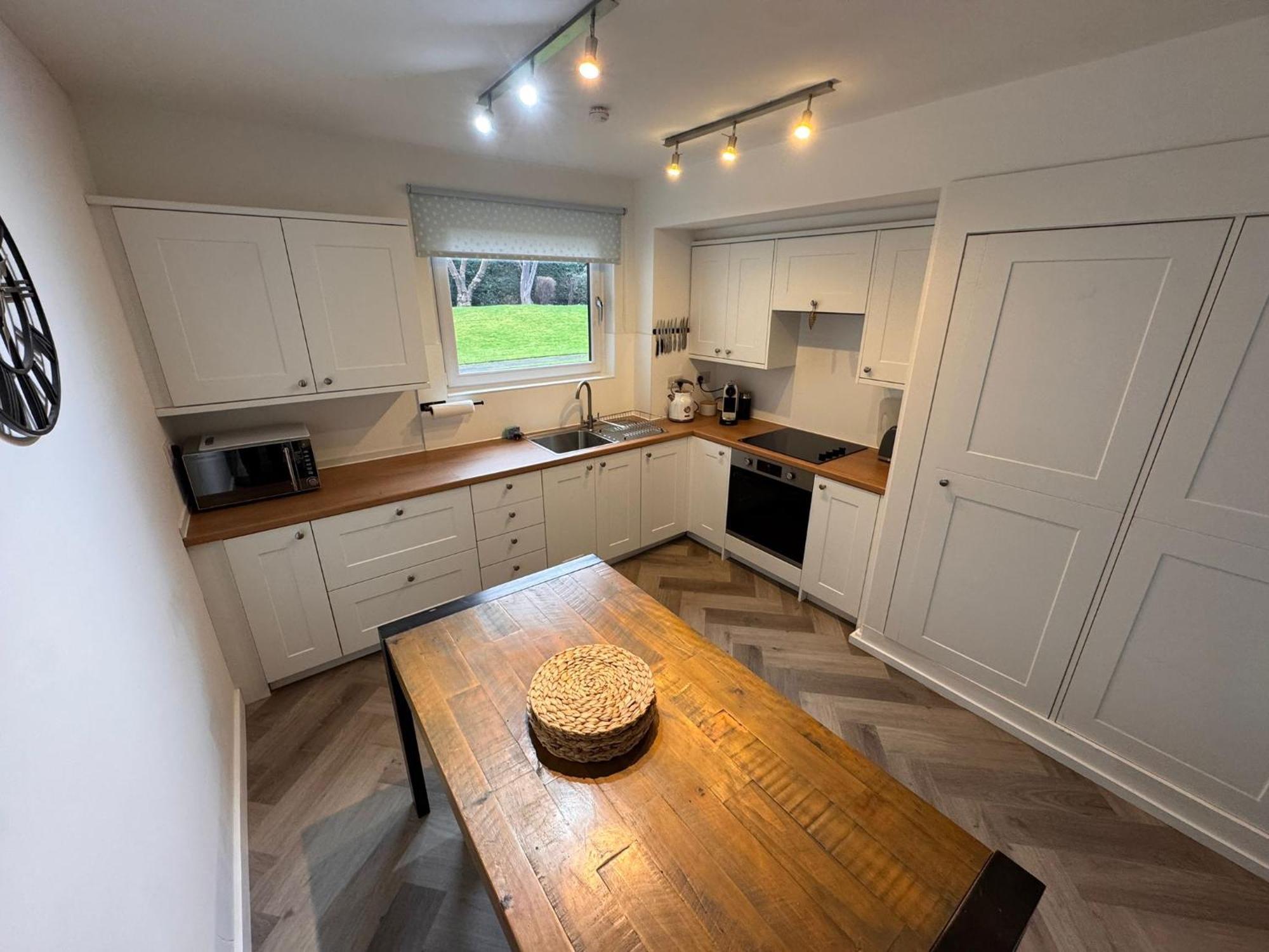 3 Bedroom Tranquil Ground Floor Flat In Merchiston Appartement *