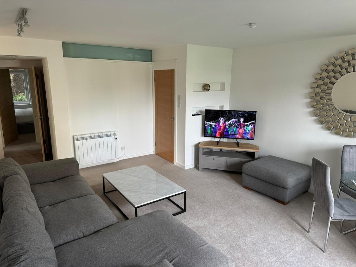3 Bedroom Tranquil Ground Floor Flat In Merchiston Édimbourg